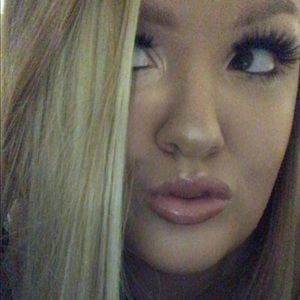 Meet your Posher, Kelli